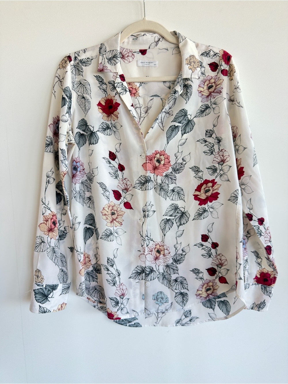 Title: Equipment Silk Floral Collared Button Down Blouse Size S